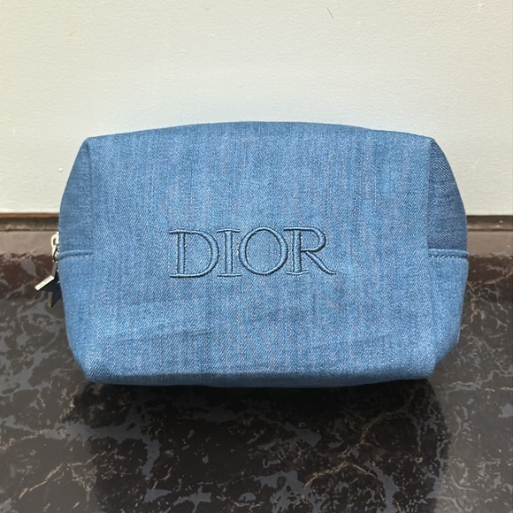Dior Blue Cosmetic Pouch with bath bomb - Picture 2 of 9